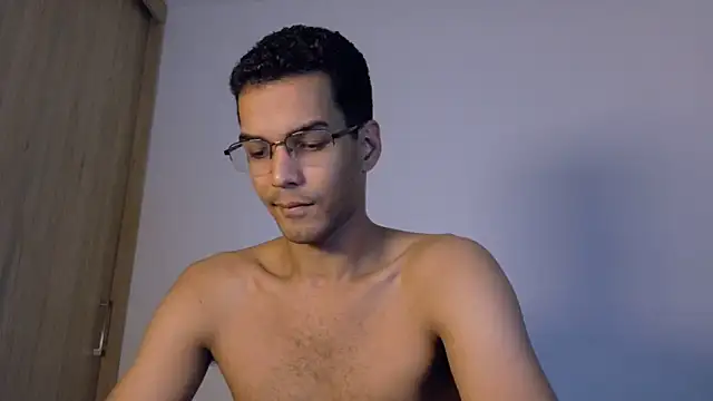 Snapshot of Pikashu7u7 chatting on February 11, 2026, 1:43 am Pikashu7u7 online show from February 11, 2026, 1:43 am