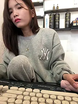 Snapshot of Navy_Vina chatting on February 4, 2026, 5:35 am Navy Vina online show from February 4, 2026, 5:35 am