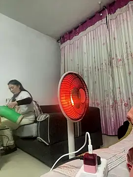 Snapshot of Faded_pink chatting on January 17, 2026, 4:22 pm Faded pink online show from January 17, 2026, 4:22 pm