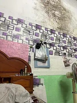 Snapshot of Faded_pink chatting on March 9, 2026, 6:17 am Faded pink online show from March 9, 2026, 6:17 am