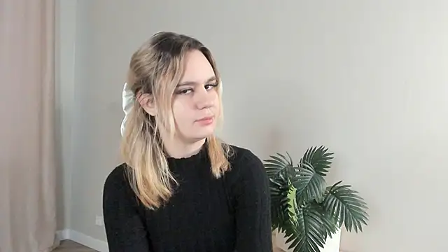 Snapshot of DejaBruhn chatting on January 10, 2026, 6:04 am DejaBruhn online show from January 10, 2026, 6:04 am