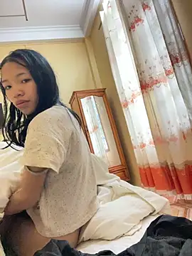 Snapshot of nanaa71 chatting on February 27, 2026, 12:43 am nanaa71 online show from February 27, 2026, 12:43 am