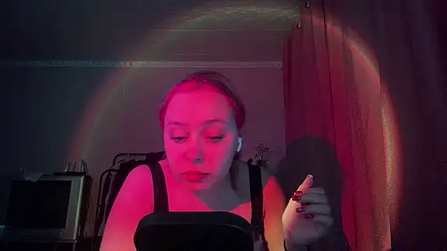 ZoraDearmon online show from January 7, 2026, 9:17 pm