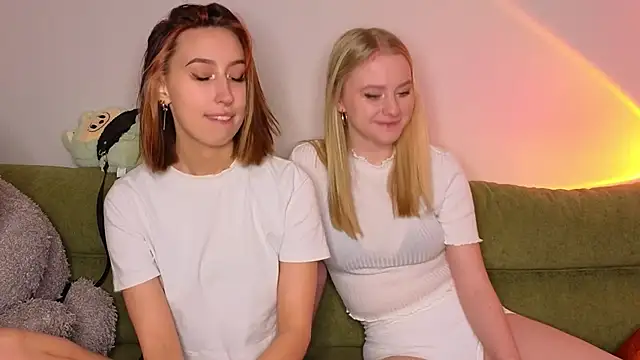 Snapshot of Mimipaws chatting on January 8, 2026, 7:38 pm Mimipaws online show from January 8, 2026, 7:38 pm