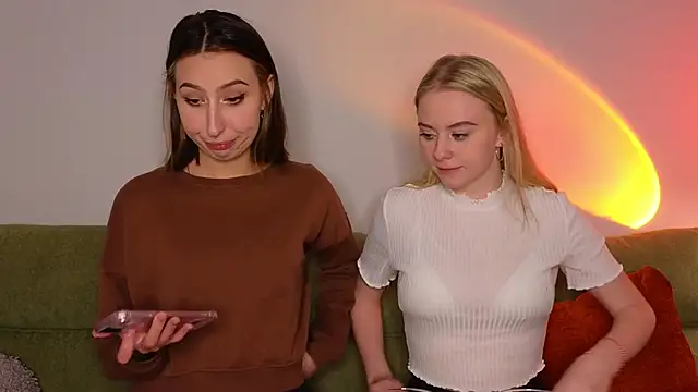 Snapshot of Mimipaws chatting on January 9, 2026, 8:21 pm Mimipaws online show from January 9, 2026, 8:21 pm