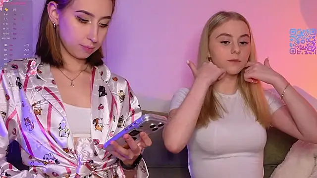 Snapshot of Mimipaws chatting on February 9, 2026, 7:40 pm Mimipaws online show from February 9, 2026, 7:40 pm