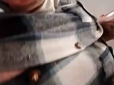 Snapshot of Oilkong2022 chatting on April 6, 2026, 10:38 am Oilkong2022 online show from April 6, 2026, 10:38 am