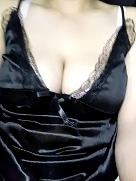 Snapshot of Merrylinh chatting on February 17, 2026, 9:06 am Merrylinh online show from February 17, 2026, 9:06 am