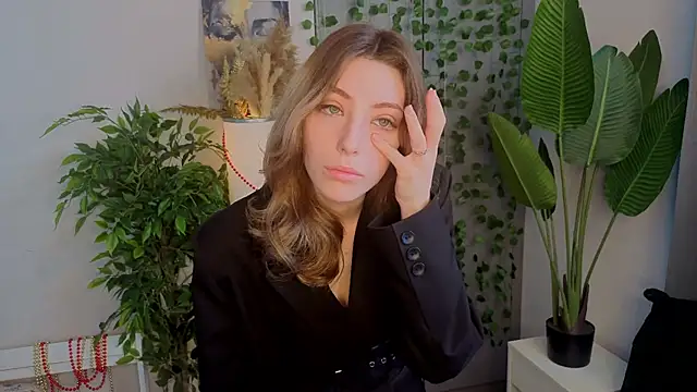 Snapshot of BrianneMallory chatting on February 5, 2026, 6:07 am BrianneMallory online show from February 5, 2026, 6:07 am