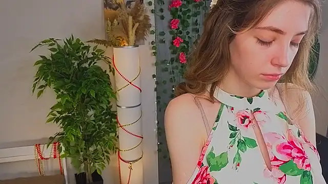 Snapshot of BrianneMallory chatting on February 14, 2026, 6:10 am BrianneMallory online show from February 14, 2026, 6:10 am