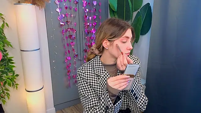 Snapshot of BrianneMallory chatting on February 21, 2026, 6:14 am BrianneMallory online show from February 21, 2026, 6:14 am