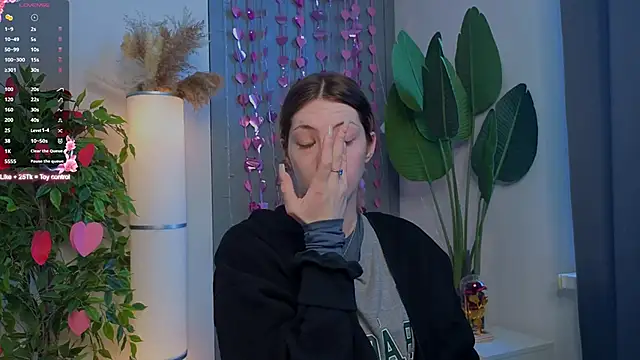 Snapshot of BrianneMallory chatting on February 26, 2026, 6:12 am BrianneMallory online show from February 26, 2026, 6:12 am