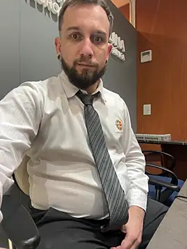 Snapshot of Chubandchaser chatting on February 27, 2026, 10:54 pm Chubandchaser online show from February 27, 2026, 10:54 pm