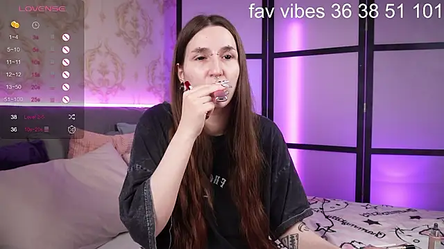 Snapshot of Alice_Goth chatting on February 2, 2026, 3:38 am Alice Goth online show from February 2, 2026, 3:38 am