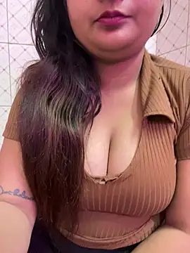 Snapshot of Curvy_Anaya chatting on January 18, 2026, 4:00 pm Curvy Anaya online show from January 18, 2026, 4:00 pm