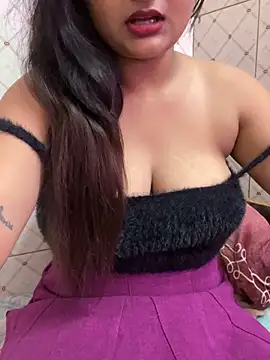 Snapshot of Curvy_Anaya chatting on March 10, 2026, 7:24 am Curvy Anaya online show from March 10, 2026, 7:24 am