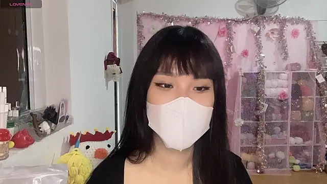 Snapshot of Tieu-May chatting on March 11, 2026, 8:53 am Tieu-May online show from March 11, 2026, 8:53 am