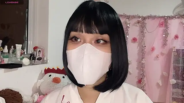 Snapshot of Tieu-May chatting on March 15, 2026, 7:47 am Tieu-May online show from March 15, 2026, 7:47 am
