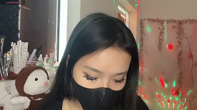 Snapshot of Tieu-May chatting on March 17, 2026, 9:34 am Tieu-May online show from March 17, 2026, 9:34 am