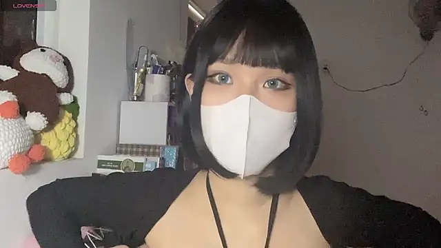 Snapshot of Tieu-May chatting on April 11, 2026, 7:24 am Tieu-May online show from April 11, 2026, 7:24 am