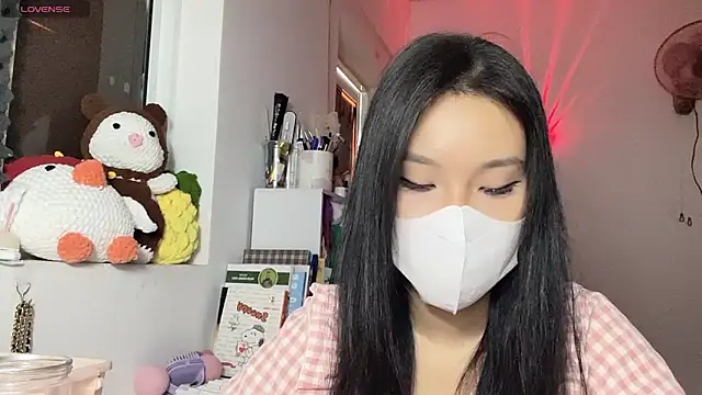 Snapshot of Tieu-May chatting on April 15, 2026, 8:54 am Tieu-May online show from April 15, 2026, 8:54 am