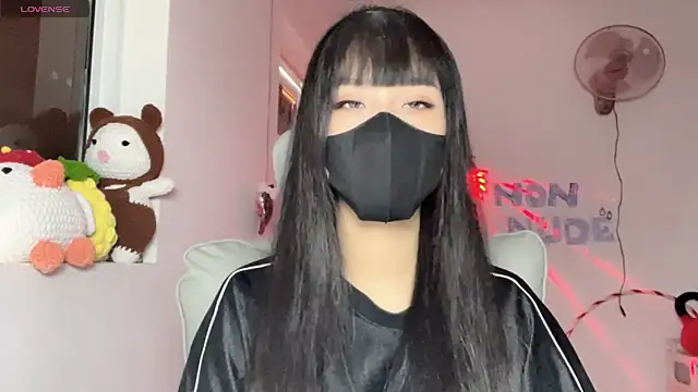 Snapshot of Tieu-May chatting on July 18, 2026, 8:18 am Tieu-May online show from July 18, 2026, 8:18 am