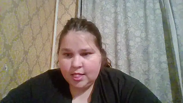 Snapshot of RoseMila20 chatting on February 15, 2026, 11:01 pm RoseMila20 online show from February 15, 2026, 11:01 pm