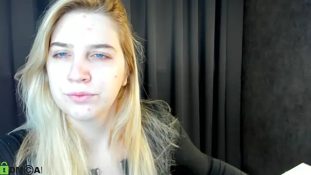 Snapshot of SoftLana chatting on January 10, 2026, 4:03 am SoftLana online show from January 10, 2026, 4:03 am