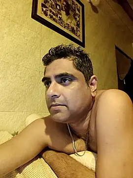 hardnhornybull online show from April 9, 2026, 8:58 pm