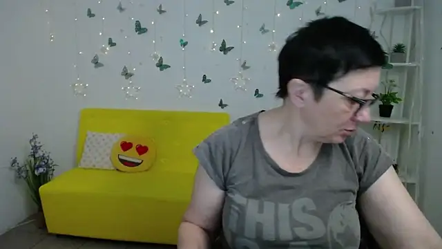 EmilyL0ve online show from March 18, 2026, 6:22 pm