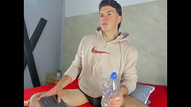 Snapshot of VelloTouch chatting on January 12, 2026, 12:10 pm VelloTouch online show from January 12, 2026, 12:10 pm