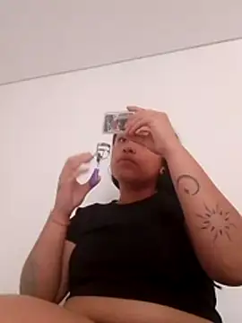 Snapshot of Luli2401 chatting on January 5, 2026, 7:50 pm Luli2401 online show from January 5, 2026, 7:50 pm