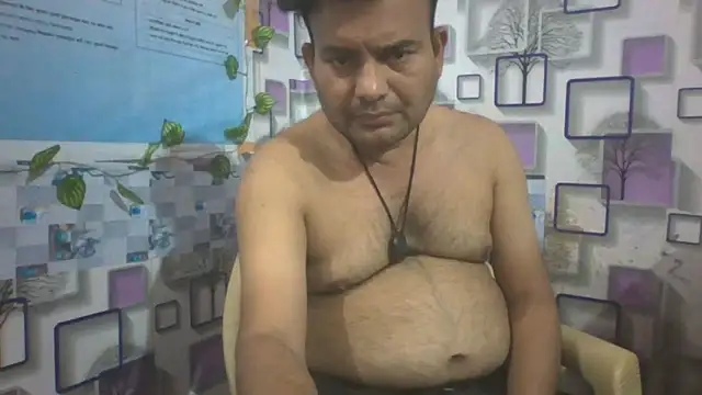 Snapshot of KUMA_500 chatting on January 6, 2026, 2:43 pm KUMA 500 online show from January 6, 2026, 2:43 pm