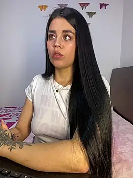 Snapshot of sophyy_white chatting on February 2, 2026, 10:41 pm sophyy white online show from February 2, 2026, 10:41 pm