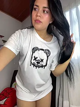Snapshot of sophyy_white chatting on March 14, 2026, 10:48 pm sophyy white online show from March 14, 2026, 10:48 pm