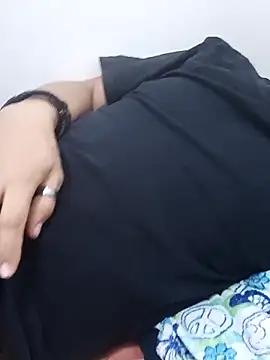 Snapshot of XHeterox chatting on April 14, 2026, 3:40 pm XHeterox online show from April 14, 2026, 3:40 pm