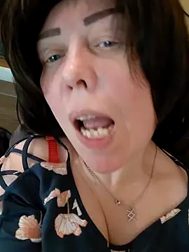 Snapshot of SweetTastes chatting on June 9, 2026, 10:38 am SweetTastes online show from June 9, 2026, 10:38 am