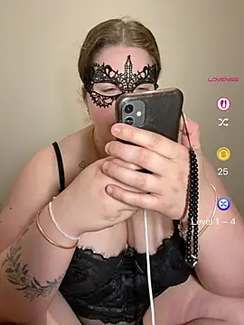 Snapshot of cherrylust12 chatting on April 27, 2026, 10:19 pm cherrylust12 online show from April 27, 2026, 10:19 pm