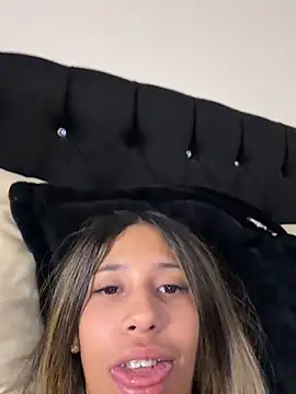 vicky bass  online show from June 1, 2026, 3:08 am