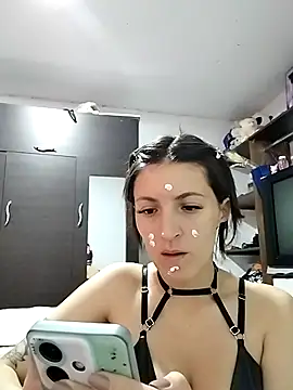 Snapshot of tina2204 chatting on February 4, 2026, 2:01 pm tina2204 online show from February 4, 2026, 2:01 pm