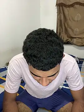 Snapshot of youngalexofficial chatting on February 22, 2026, 4:46 am youngalexofficial online show from February 22, 2026, 4:46 am