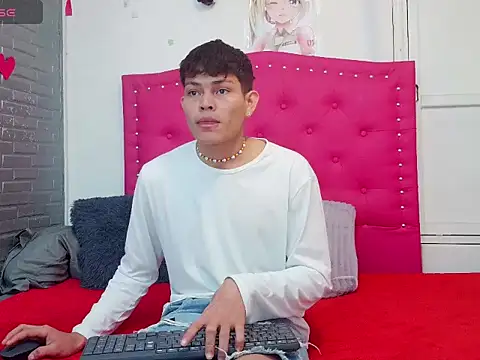 Snapshot of brosscams2025 chatting on February 6, 2026, 2:31 pm brosscams2025 online show from February 6, 2026, 2:31 pm