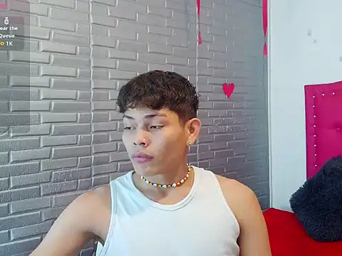 Snapshot of brosscams2025 chatting on February 7, 2026, 5:16 pm brosscams2025 online show from February 7, 2026, 5:16 pm