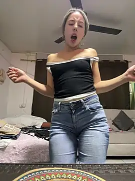 Snapshot of lriana_miller chatting on February 27, 2026, 1:49 am lriana miller online show from February 27, 2026, 1:49 am