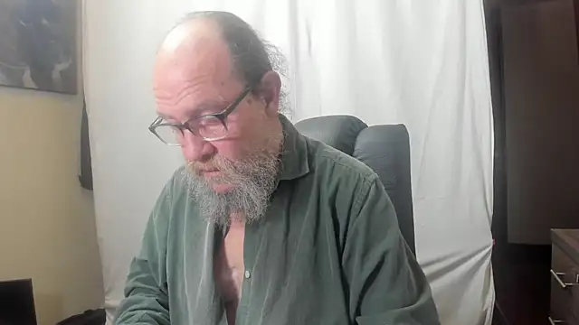 Uncle Hottie online show from January 6, 2026, 10:12 pm