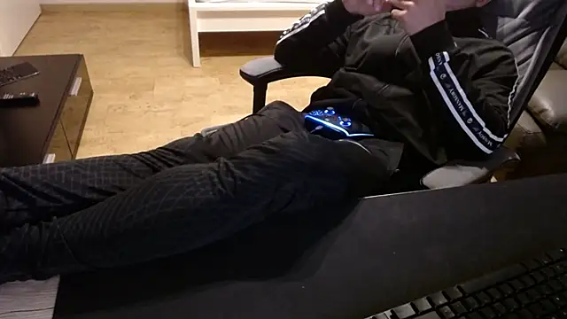 sensualman90 online show from January 11, 2026, 10:09 am