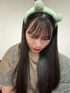 Snapshot of Suni-ii chatting on January 6, 2026, 12:58 am Suni-ii online show from January 6, 2026, 12:58 am