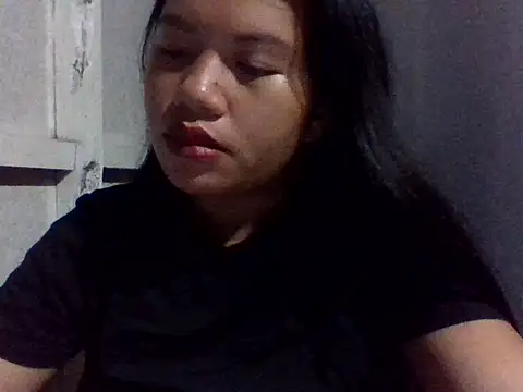 sweetprinces08 online show from April 5, 2026, 7:11 pm