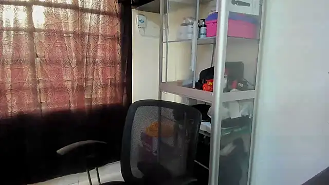 Snapshot of MaxStar26 chatting on February 3, 2026, 12:21 pm MaxStar26 online show from February 3, 2026, 12:21 pm