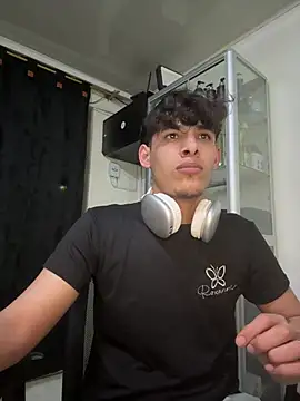 Snapshot of MaxStar26 chatting on March 21, 2026, 5:12 am MaxStar26 online show from March 21, 2026, 5:12 am